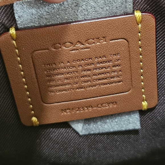 Coach pebbled leather chaise crossbody Bag New - Picture 6 of 10